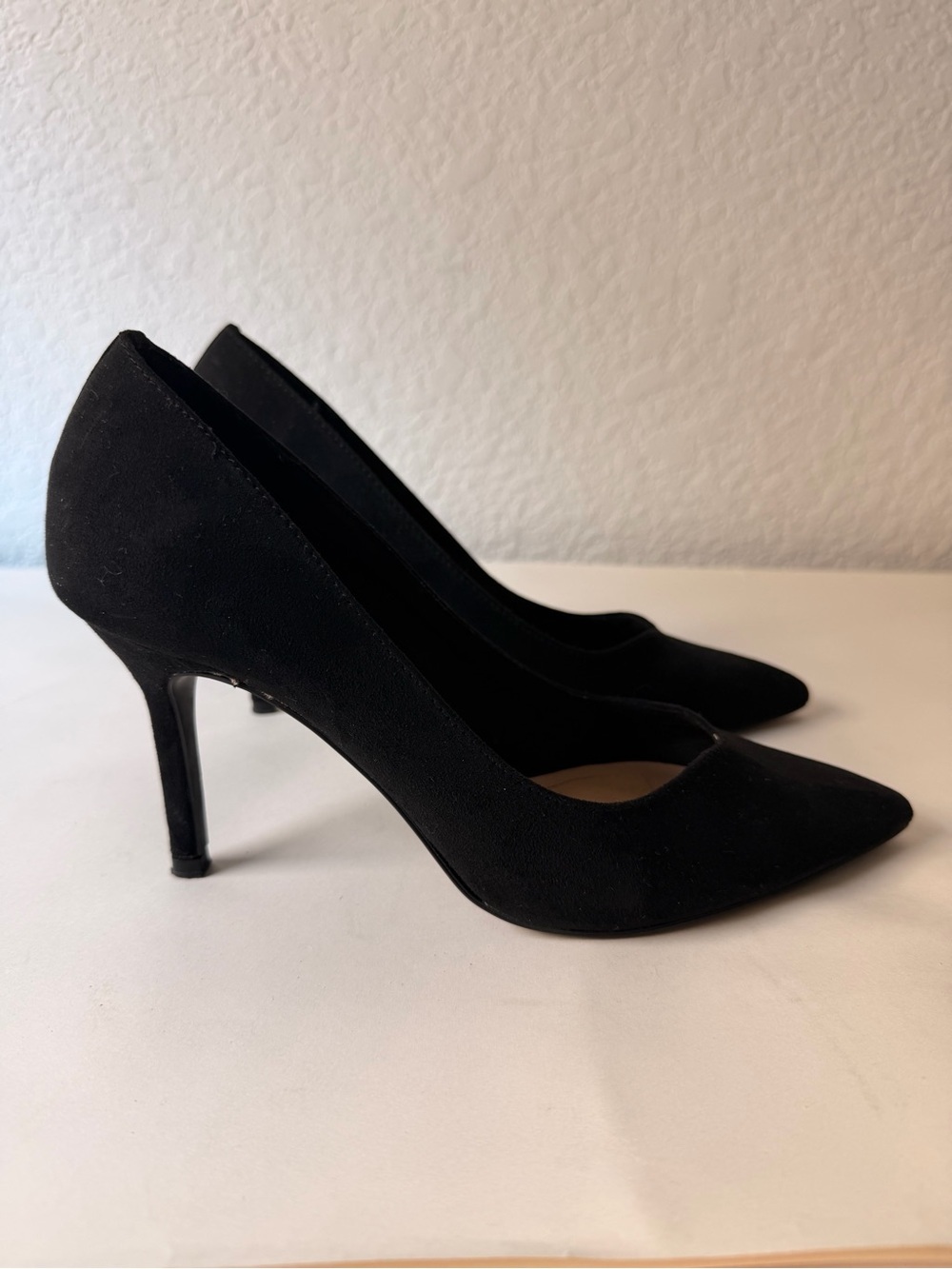 Stradivarius Black Suede Pointed Toe Mid Heel Pumps | Classic Minimalist